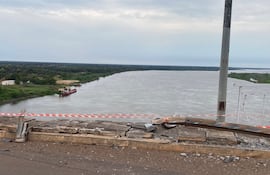 Así quedó la baranda de seguridad del Puente Nanawa tras el accidente.