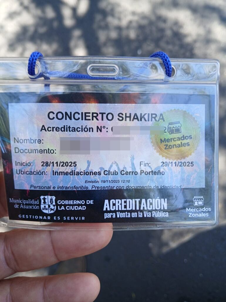 Vendedores ambulantes protestan por vallado de la Nueva Olla para el concierto de Shakira.