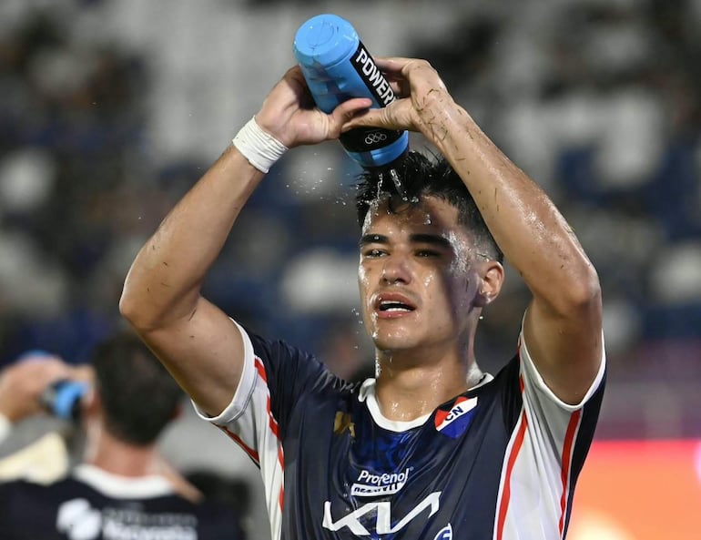 Rodrigo Melgarejo, futbolista de Nacional, en el partido frente a Olimpia por la fecha 13 del torneo Clausura 2026 de la Primera División de Paraguay en el estadio Defensores del Chaco, en Asunción, Paraguay.
