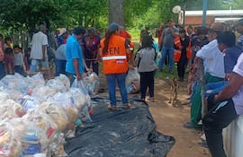 Tras la pelea entre los políticos oportunistas, finalmente los indígenas Maskoy recibieron los kits de alimentos.