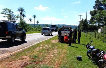 Un bache provoca un accidente de motociclista en Carapeguá.