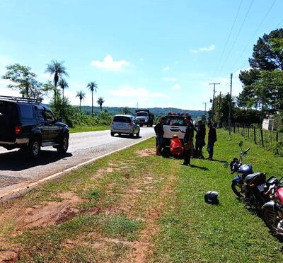 Un bache provoca un accidente de motociclista en Carapeguá.
