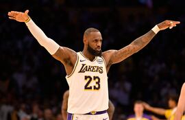 LeBron James, estrella de los Los Angeles Lakers, en proceso de recuperación.