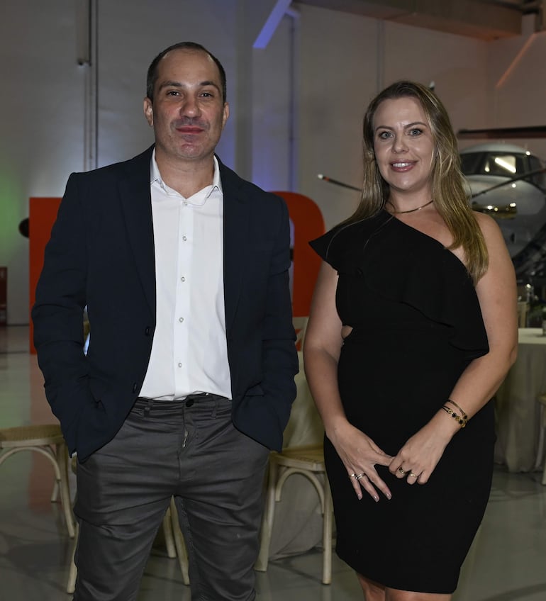 Adan Fraga y Nathalia Motta. 