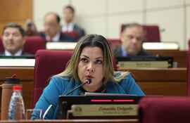 Zenaida Delgado (ANR-HC), senadora tránsfuga.