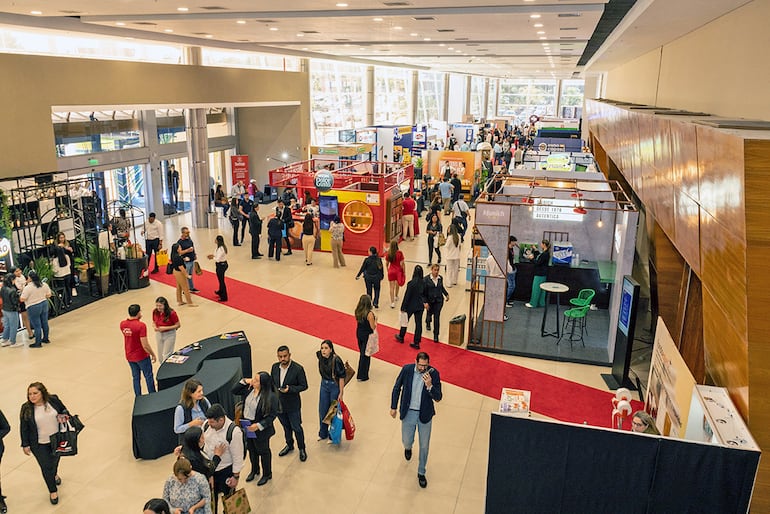Para Lezcano, el valor de la exposición está en la capacidad de reunir al ecosistema en un mismo espacio.