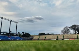 El estadio Arsenio Erico albergará el duelo entre Nacional y Libertad, el domingo por la última fecha del torneo Apertura 2026. La Academia corre con ventaja para poder quedarse con el subcampeonato.