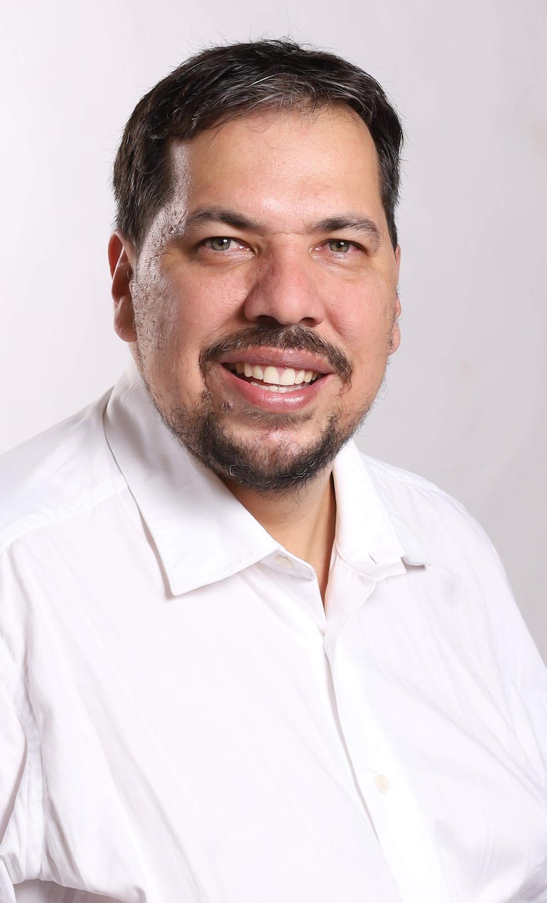 El candidato de Fuerza Republicana, Enzo Benítez.