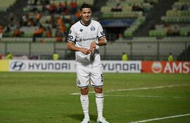 El paraguayo Alex Arce, futbolista de Independiente Rivadavia, celebra un gol en el partido frente a La Guaira por la fecha 5 de la fase de grupos de la Copa Libertadores 2026 en el estadio Olímpico UCV, en Caracas, Venezuela.