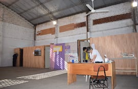 Mientras el Centro de Salud funciona en un tinglado municipal, autoridades de Escobar se disputan la construcción de un nuevo edificio.