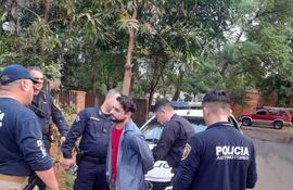 Agentes de la Comisaría 3ª Central de Luque aprehendieron a un hombre por denuncia falsamente el hurto de un vehículo.