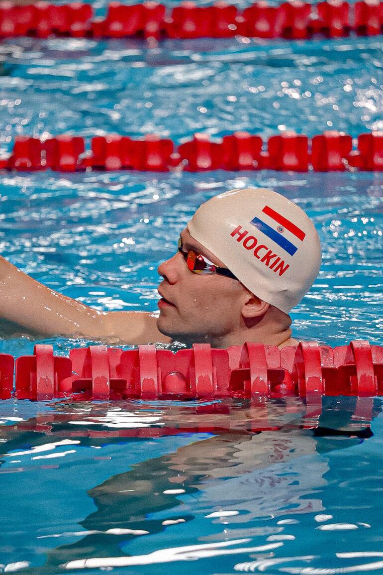 Charles le dio la primera medalla a Paraguay en los Juegos.