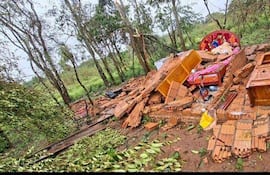 Una vivienda destruida como consecuencia del temporal en Capitán Bado.