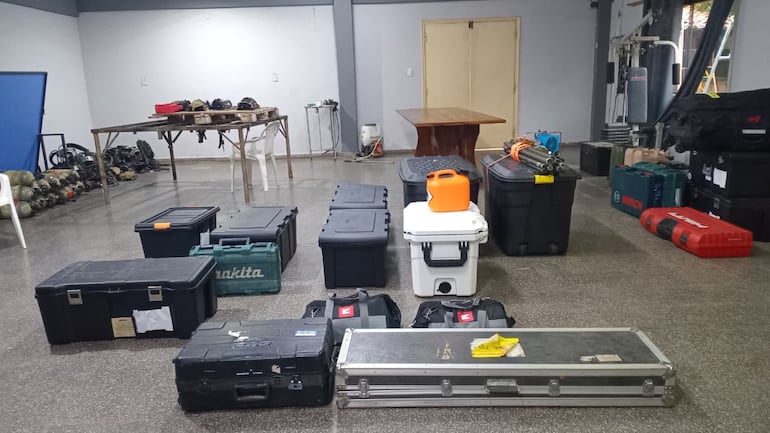 Parte del equipamiento que deben portar los rescatistas en caso de desplazarse a Venezuela para las labores tras los terremotos.
