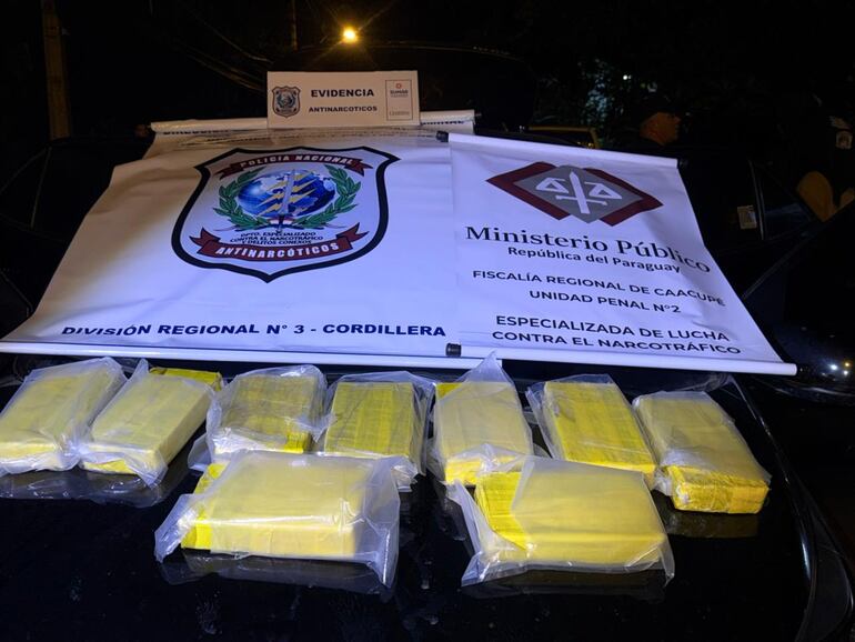 Presunto patroncito cae con unos 10 kilos de cocaína y tres colaboradores, un boliviano entre ellos
