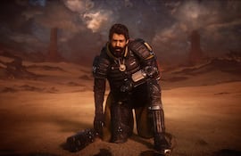 Hombre concentrado en videojuego Saros, con expresión seria y objetos virtuales en pantalla.