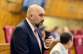 Orlando Arévalo, imputado por presunta coima.