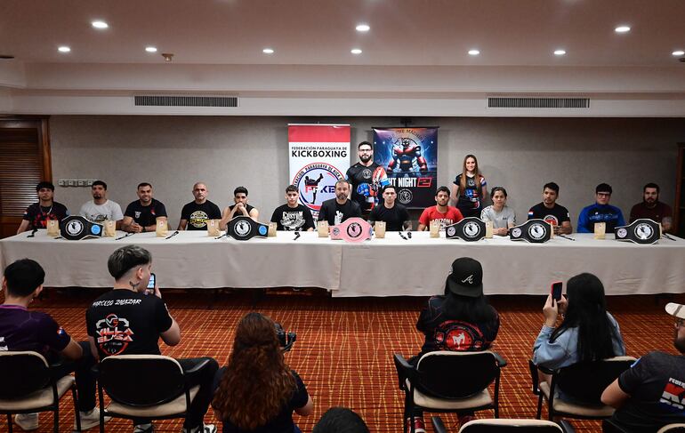 Conferencia de prensa del evento, realizado en el Granados Park.