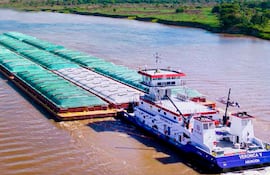 La hidrovía se destaca por su eficiencia: el transporte fluvial tiene un costo aproximadamente 70% menor que el terrestre.