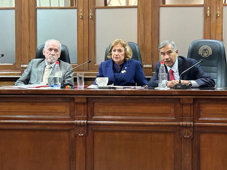 JEM inicia de oficio investigación a jueza Karen González por candidatura al CM