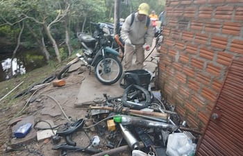 Funcionarios del Senepa realizan tareas de rastrillaje y nebulización en zonas donde se detectaron altos niveles de infestación larvaria.