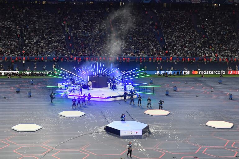 Show de apertura de la Final de la Champions League en Estambul.