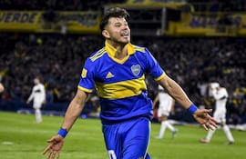 El mellizo, Óscar Romero celebra un tanto en su etapa por Boca Juniors, su tercer equipo en argentina, en el que militó en las temporadas 2022 y 2023.