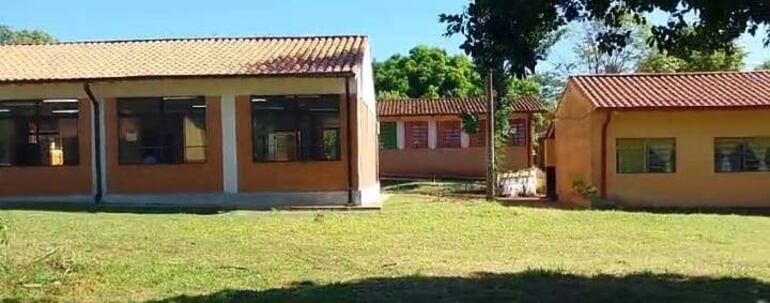 La Escuela República de Guatemala cuenta con 36 aulas, de las cuales solo 16 tienen acondicionadores de aire.

