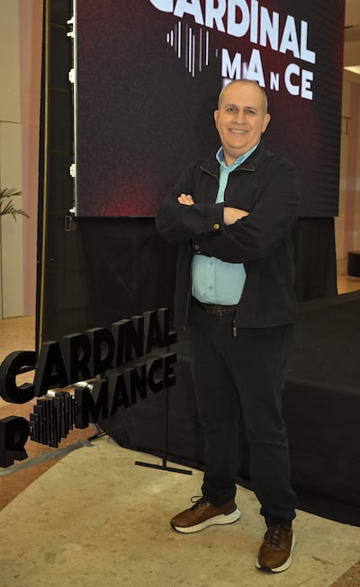 El periodista Pablo Guerrero conduce "A Pura Naftalina" por Cardinal Romance. (Arcenio Acuña)