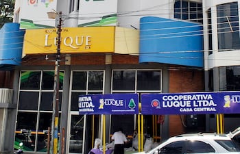 Socios de Cooperativa Luque Ltda. denunciaron mal manejo de recursos de la asociación.