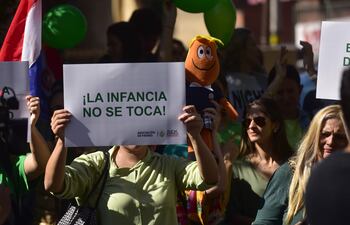 Padres que repudiaron casos de abuso sufrieron como represalia la desmatriculación de sus hijos de la institución.