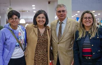 Aramí O’Hara, Teresita O’Hara, Carlos Insfrán Micossi, presidente de la Academia Paraguaya de Gastronomía-APYGA, y Angie Duarte, ministra de Turismo.