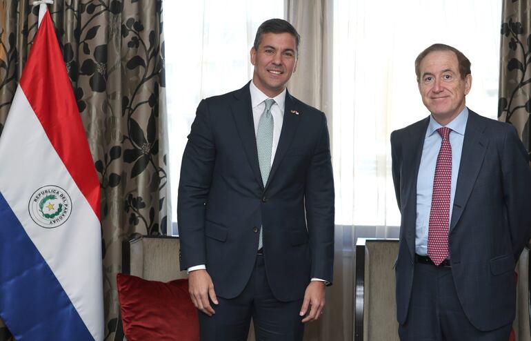 Reunión de Santiago Peña con Antonio Huertas Mejías presidente del grupo Mapfre.
