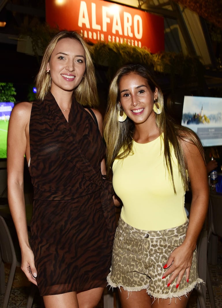 Yasmín Franz y Andrea Loizaga.