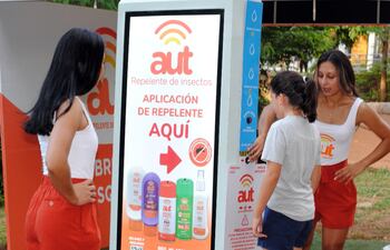 El repelente AUT forma parte del “folder” de la empresa IRIS, reconocida por contar con una amplia y prestigiosa trayectoria en el mercado regional.