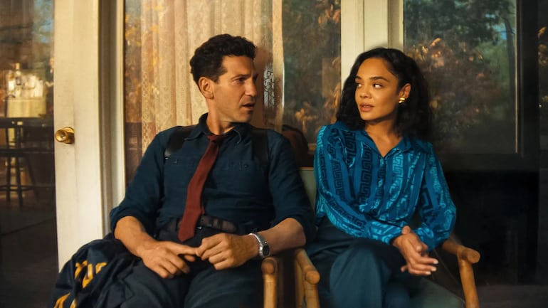 Él y ella serie Jon Bernthal Tessa Thompson