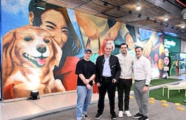 Rolo Ocampos, Jorge Mendelzon, Ricardo Gauto y Walter Carciotto en la inauguración del mural “Lo que cultivamos”.