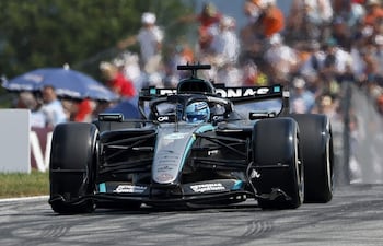 El piloto de Mercedes, el inglés George Russell, que logró una "pole position" muy cuestionada ayer, tuvo una gran performance hoy y se llevó una gran victoria.