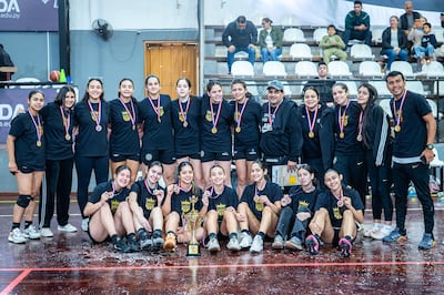 Plantel U15 campeón del metropolitano conquistado tras la victoria sobre San José, en la gran final.