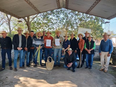La Asociación de Artesanos San Sebastián de Teniente Sánchez, distrito de Villalbín, inició oficialmente el proceso para obtener la denominación de origen del tradicional Sombrero de Jata’i ante la DINAPI.