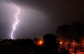 una-fuerte-tormenta-con-lluvias-y-granizadas-azoto-varios-puntos-de-paraguay-231900000000-604689.jpg