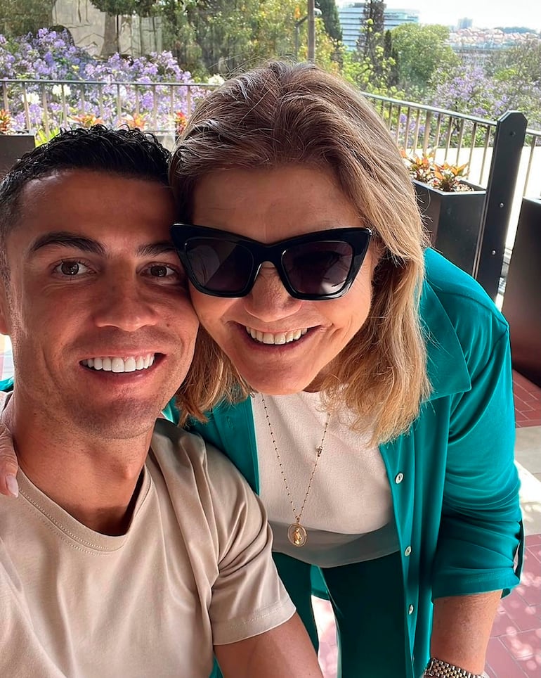 Cristiano Ronaldo dos Santos Aveiro y su madre María Dolores dos Santos Aveiro
