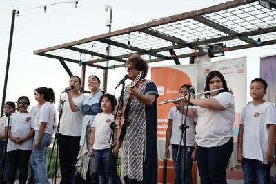 El evento de lanzamiento contó con la actuación de Purahéi Soul y artistas invitados.