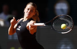 Maja Chwalinska (24 años), clasificada a los cuartos de final de Roland Garros.