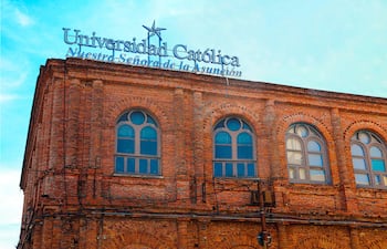La Universidad Católica "Nuestra Señora de la Asunción" es la única universidad del Paraguay con Acreditación Institucional de la ANAES y la privada mejor posicionada en el QS World University Rankings.