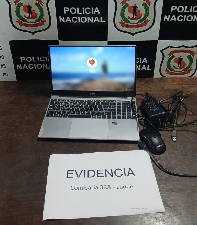 Notebook robada que fue recuperada por la Policía.