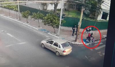 Persecución policial en Asunción termina con dos detenidos heridos