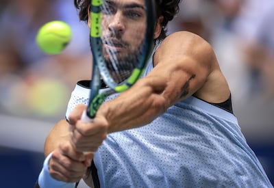 El español Carlos Alcaraz aumentó el nivel este domingo y arrolló 6-4, 6-3 y 6-4 al estadounidense Tommy Paul para plantarse en los cuartos de final del Abierto de Estados Unidos.