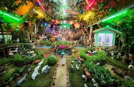 El emblemático pesebre hidráulico de la familia Sabaté, en Luque cuenta con más de 100 figuras en movimiento.