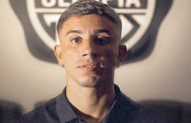 El extremo Franco Alfonso, de 23 años, es la décima incorporación franjeada para la temporada futbolística 2026.